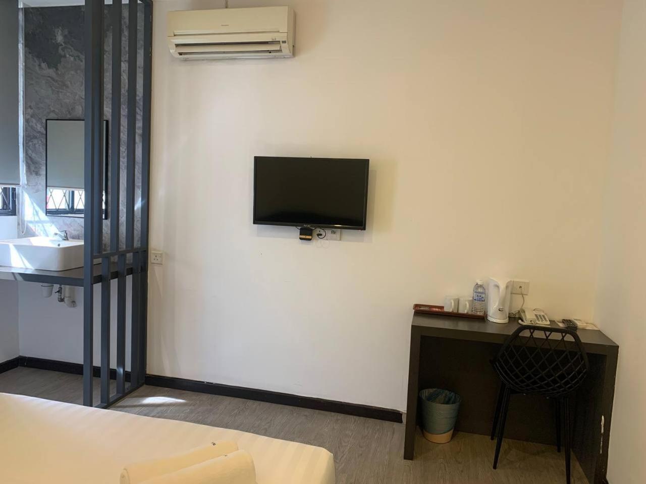 The Daily Hotel Kota Kinabalu Exterior foto